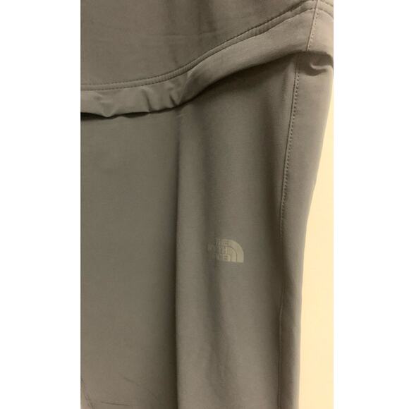 The North Face Women’s Bridgeway Zip-Off Pants, Black, Size 16 / Regular - Picture 2 of 8